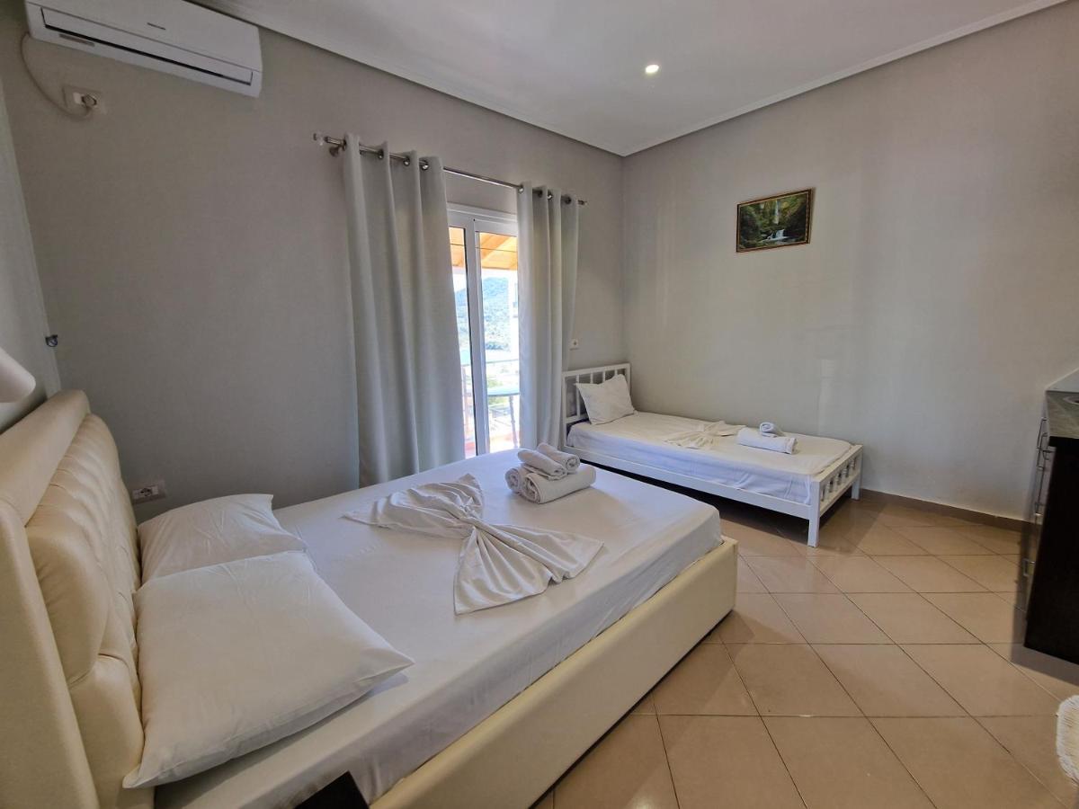 Villa Juli Ksamil Esterno foto